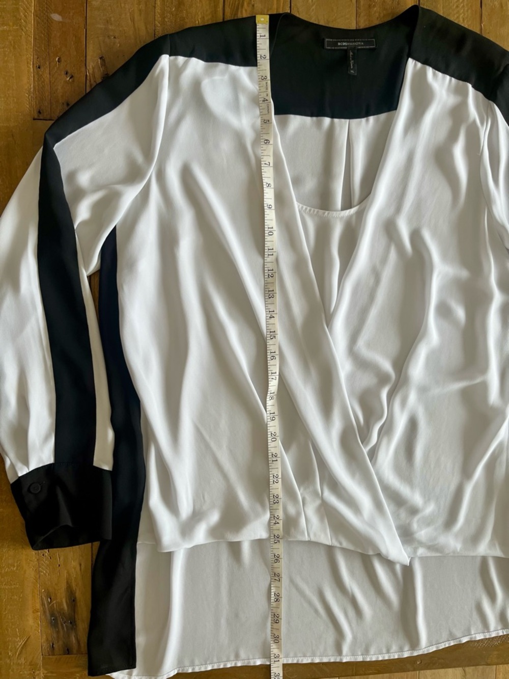 BCBGMaxAzria White Crepe Blouse With Black Accents US XL - Picture 11 of 13